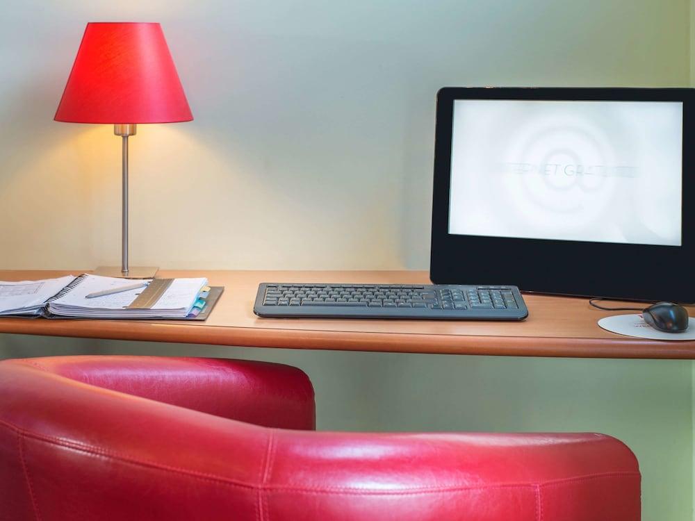 B&B Hotel Les Sables-D'Olonne Centre Gare Екстериор снимка