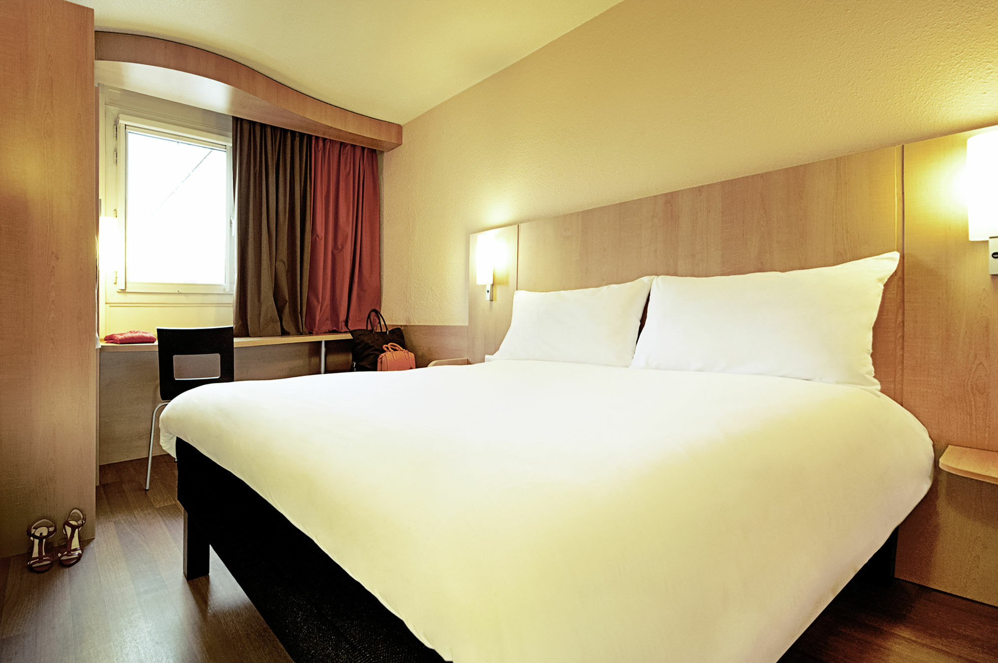 B&B Hotel Les Sables-D'Olonne Centre Gare Екстериор снимка